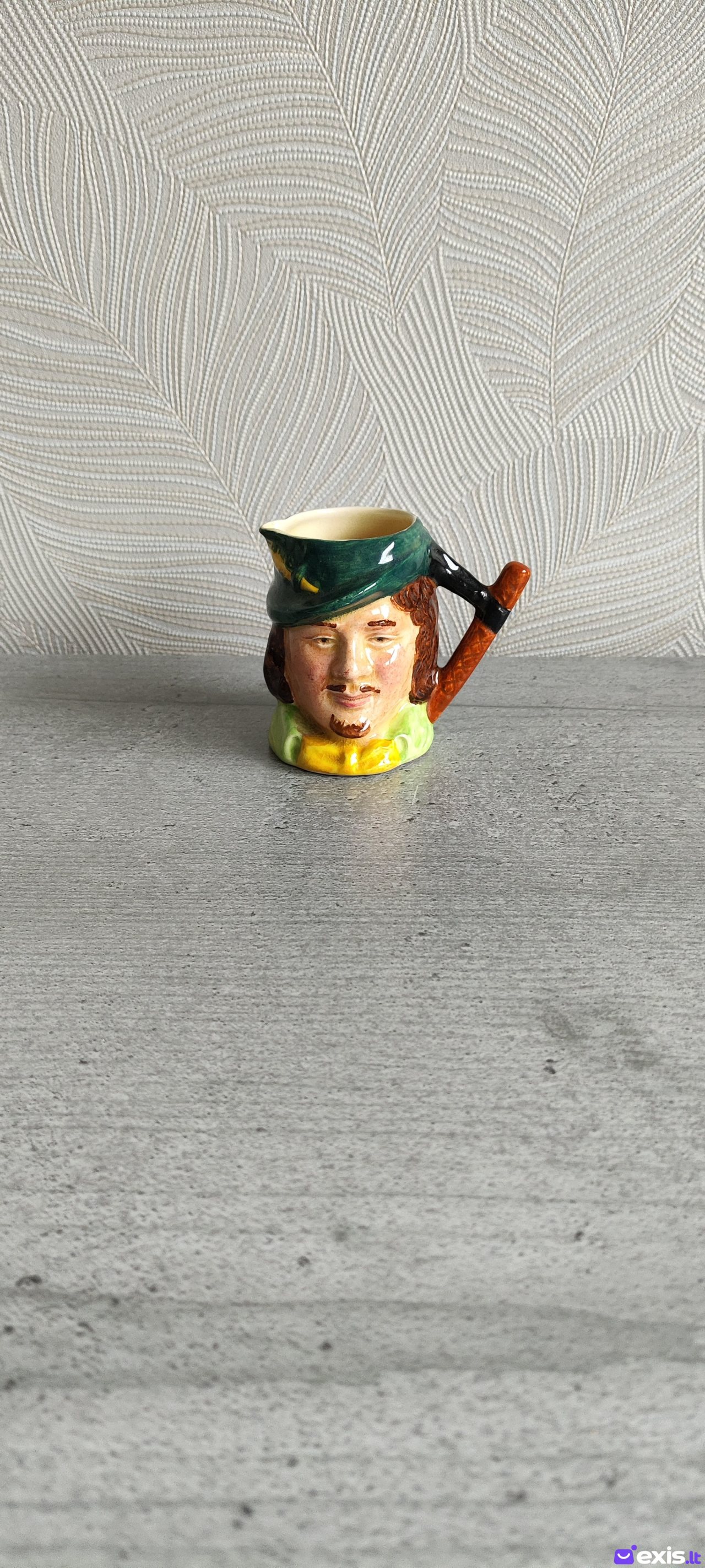 Antikvarinis anglų ąsotėlis Robin Hood