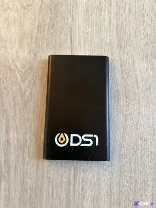 DS1 juoda išorinė baterija – 4000 mAh